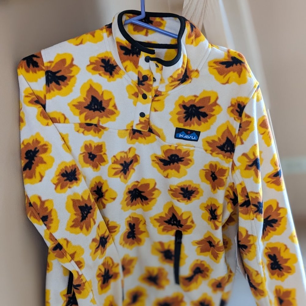 Brand new w/tags  Kavu cavanaugh sun bloom size large women's fleece.